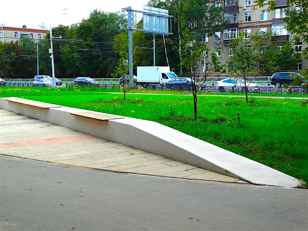 Подпорная стенка скамья из монолитного железобетона